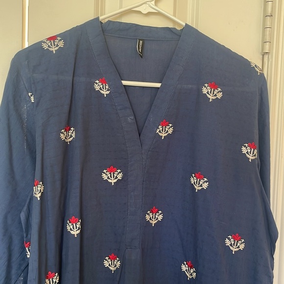 Beechtree Pakistani Indian kurta with embroidery in navy blue color. - Picture 3 of 8
